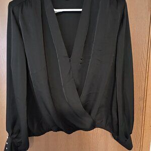 Express Blouse with Detail Cuff